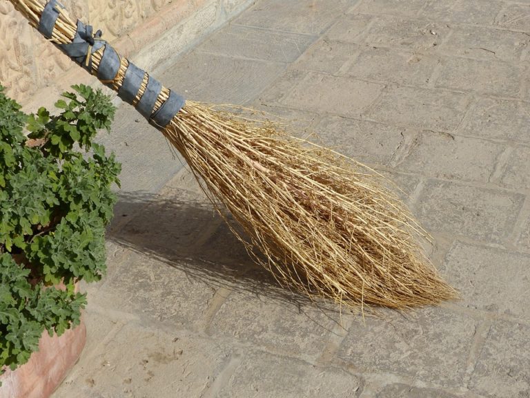 types of broomstick